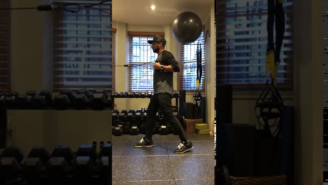 Better Fit Training | Single Arm Cable Row in Staggered Stance - YouTube