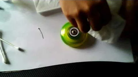How to Clean a Yo-Yo's Bearing