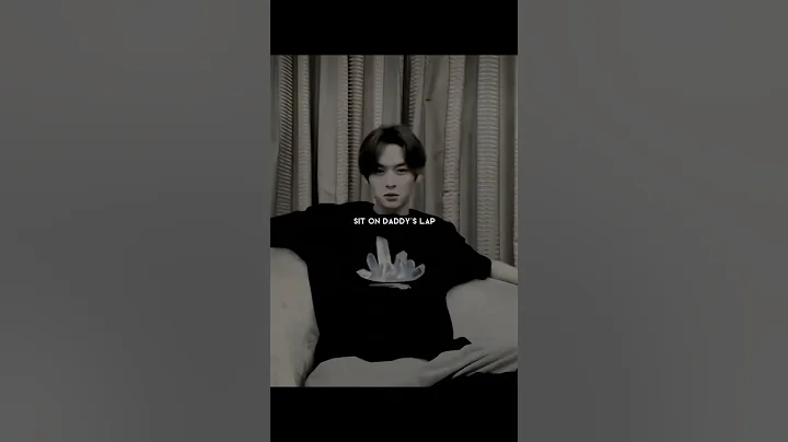 "sit on Daddy Leeknow lap" #straykids #leeknow #viral