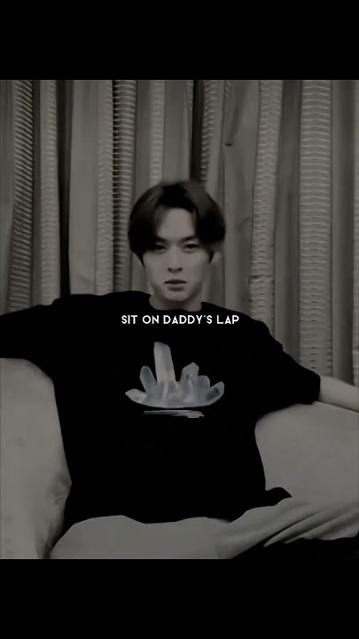 'sit on Daddy Leeknow lap' #straykids #leeknow #viral