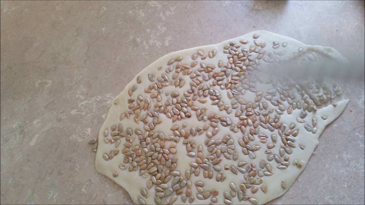 mini fekasse salé (   فقاص صغير مالح( 4  اشكال مختلفة من نفس العجين