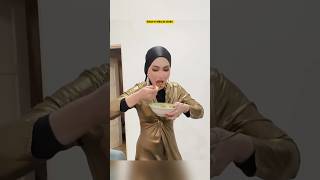 Fasha Sandha Nak Makan Numee, Kawan Suruh Duduk Nanti Kena Kecam