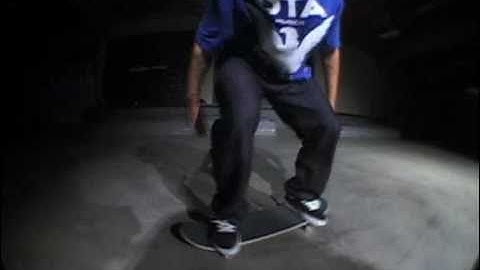 TRICKIPEDIA SAMMY BAPTISTA - SWITCH FRONTSIDE POP SHUVIT