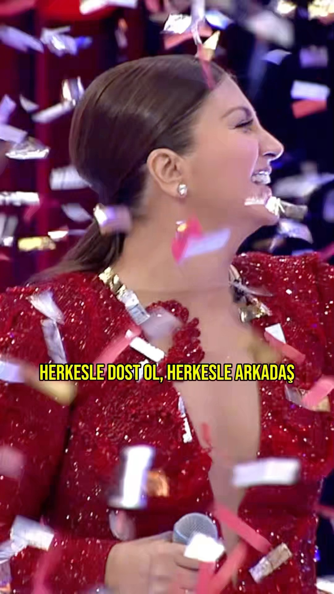 Hakan Altun, Hüsnü Şenlendirici ve Sibel Can’ın Unutulmaz Performansını İzlemeyen Kaldı Mı? #shorts