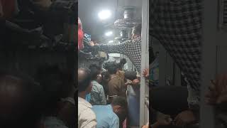 Indian Railway Full rush 🥵Mumbai CSMT sf express KLB to Solapur #indianrailways #pune #viral #mumbai