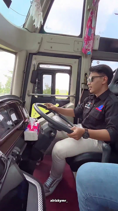 Story'wa Bus Pariwisata Tunggal Jaya