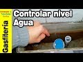 Cómo nivelar el contenido de agua en un Inodoro o WC