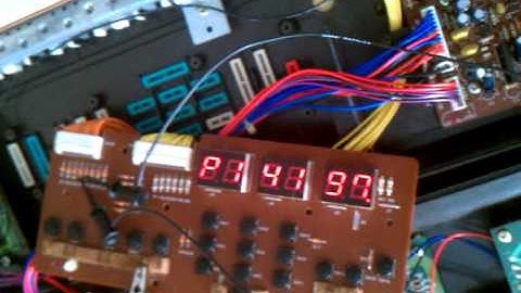 Korg Poly 800 Data Dial---  In Action changing parameter.