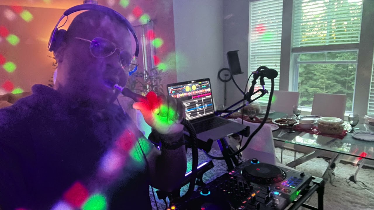 Viagem ao mundo dos Kotas, by DJ Chissas