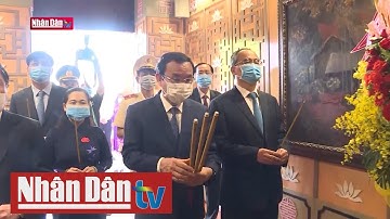 Dâng hương tưởng nhớ Chủ tịch Hồ Chí Minh và các Anh hùng liệt sĩ