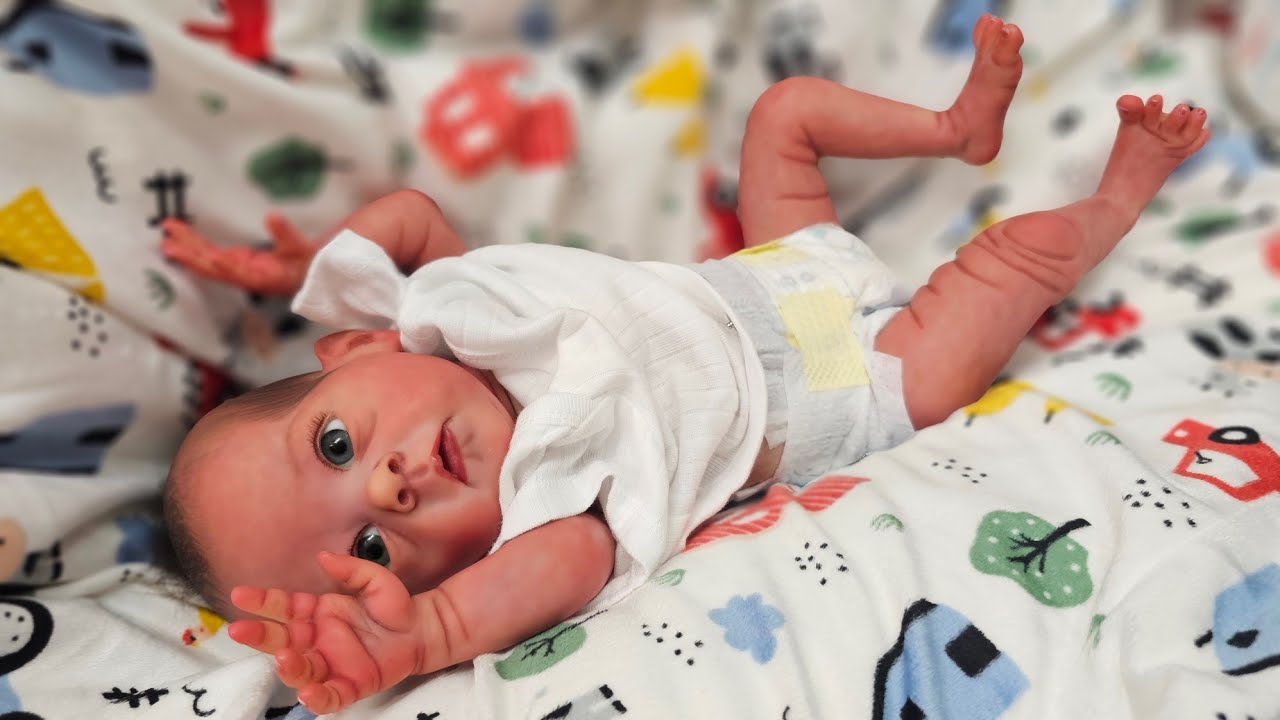 Reborn Morning Routine| Feeding & Changing RAREST newborn baby| Thrift with me| Back2School Shopping