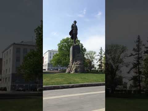 วีดีโอ: Nizhny Novgorod อนุสาวรีย์ของ Maxim Gorky: คำอธิบายประวัติศาสตร์และข้อเท็จจริงที่น่าสนใจ