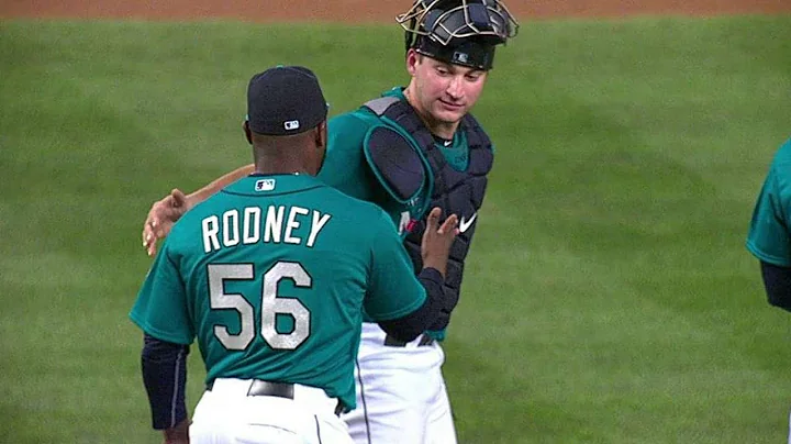 OAK@SEA: Rodney fans Punto, earns the save