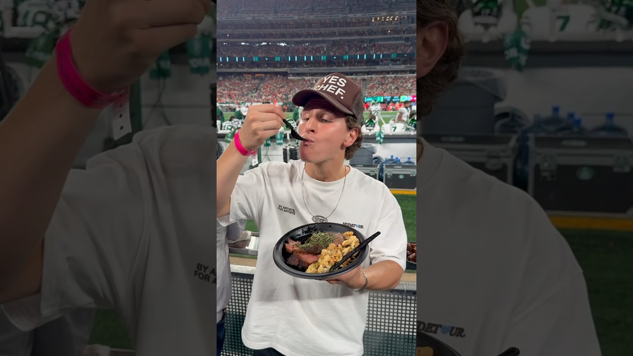 This is what the foods like at the Jet’s Coaches Club #food #nfl #football #foodie 📍MetLife