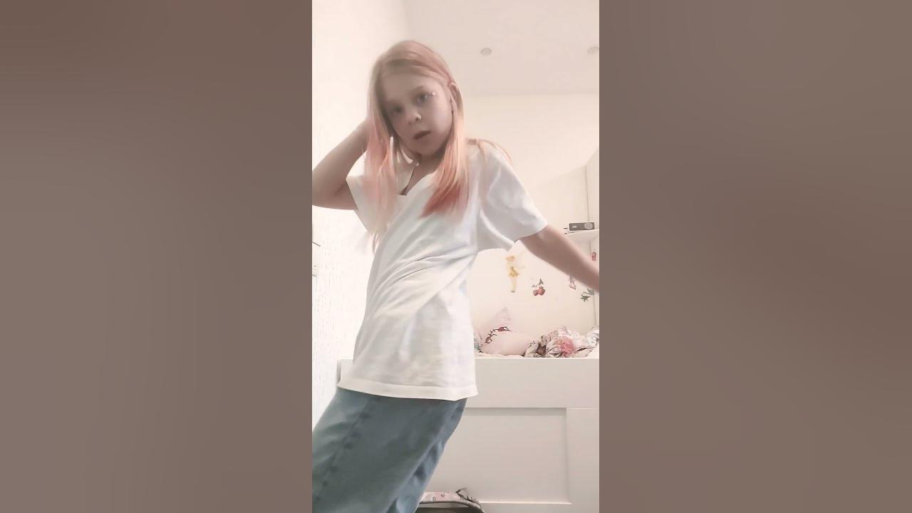 квин кард - YouTube