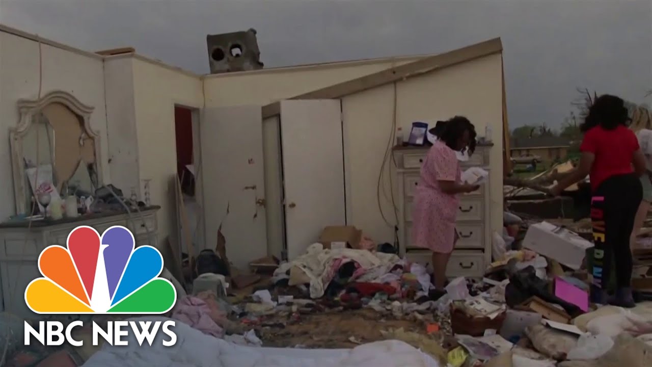 Mississippi tornado survivors come together after loss