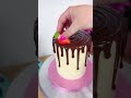 Make SMOOTH buttercream cakes with Frost Form➡️ www.frostform.com