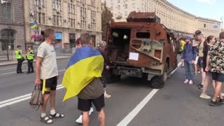 Kiev se llena de tanques rusos incautados para celebrar el Día de la Independencia de Ucrania