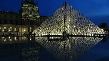 Quelle station de métro pour la Pyramide du Louvre ?