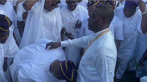 MC OLUOMO BOW DOWN TO PAY HOMAGE TO K1 DE ULTIMATE “THE OLORI OMOOBA AKILE IJEBU” AT HIS CORONATION