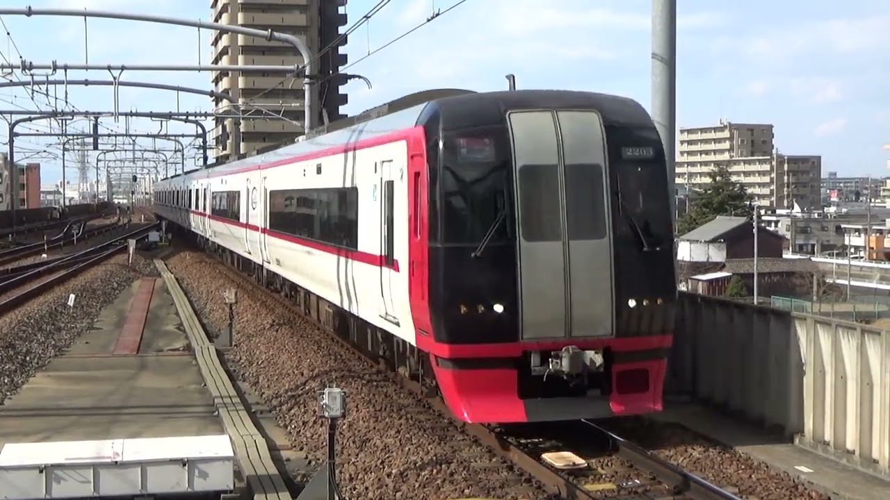 124列車 特急 豊橋行 名鉄 2200系2203F⑥ 鳴海駅4番線 通過 2026年1月