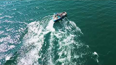 Boating Tips & Tricks: How To Pick Up A Surfer