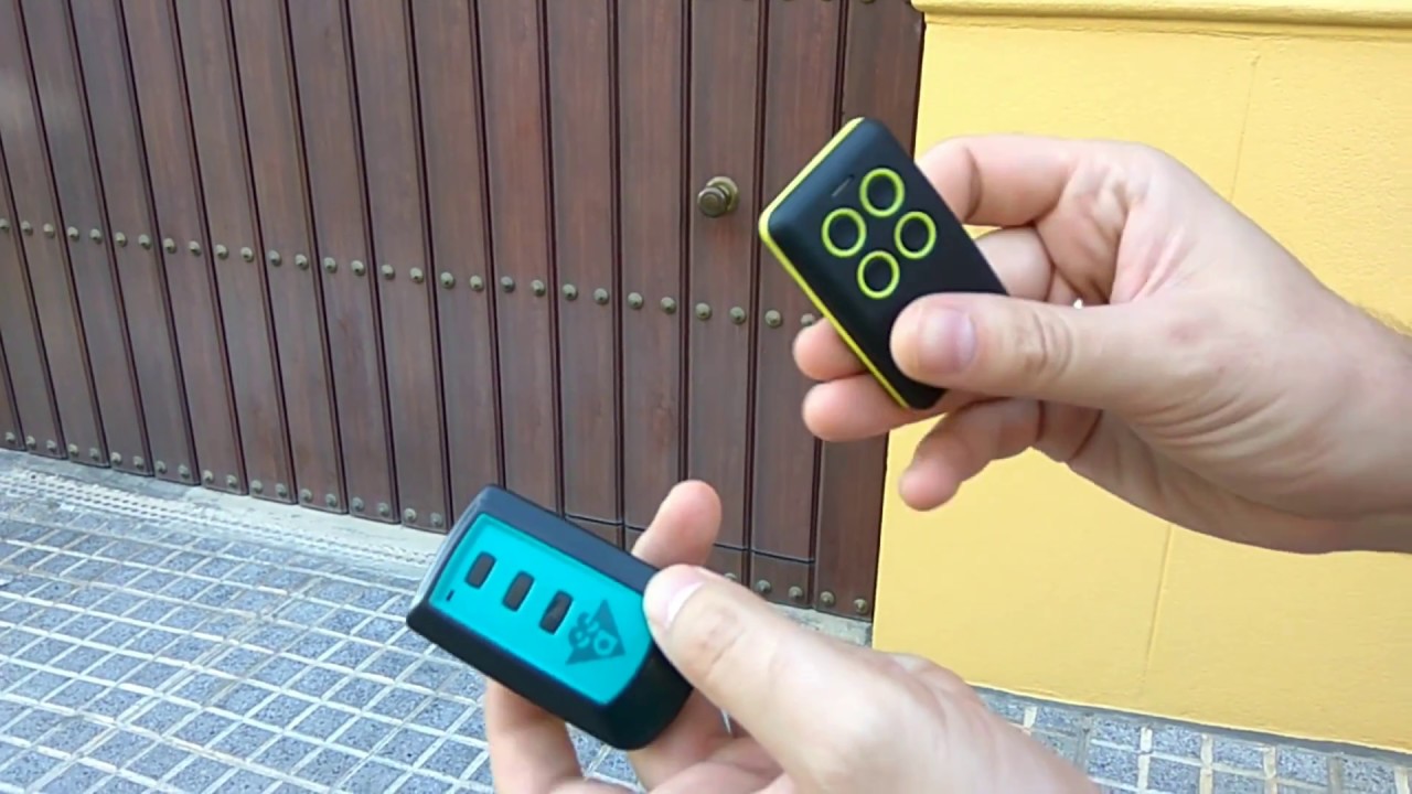 Cómo copiar o clonar un mando de garaje con código fijo. How to copy garage  door remote control. 