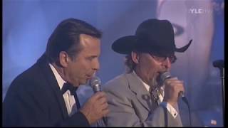 Video-Miniaturansicht von „Reijo Taipale ja Topi Sorsakoski - Kulkukoirat, Live 2002“