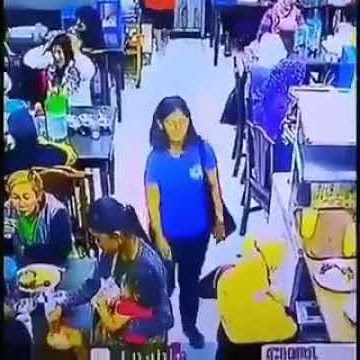 Viral PERHATIKAN, apa yang dilakukan oleh ibu baju biru ini