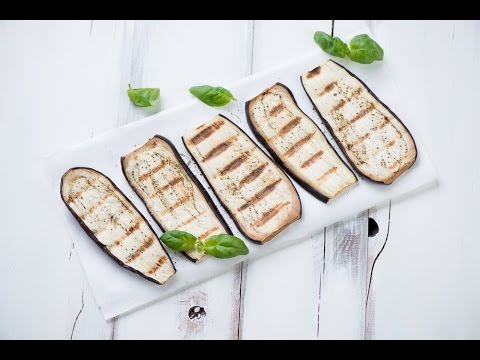 Video: Gebakken Aubergine Met Champignons