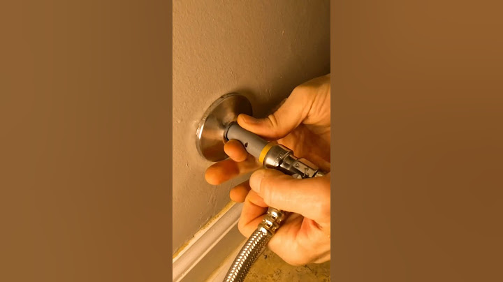 Replacing a toilet shut off valve on polybutylene pipe 🚽💦 #plumbing #plumber #shorts