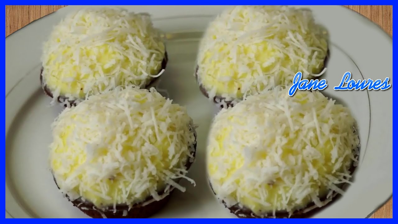 CUPCAKE DE CHOCOLATE COM CREME DE CONFEITEIRO