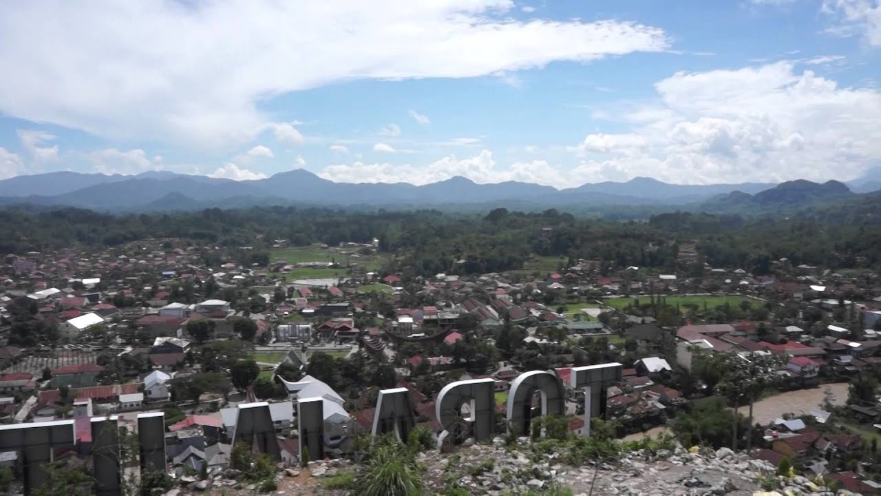 Pemandangan Kota Rantepao Dari Bukit Salib