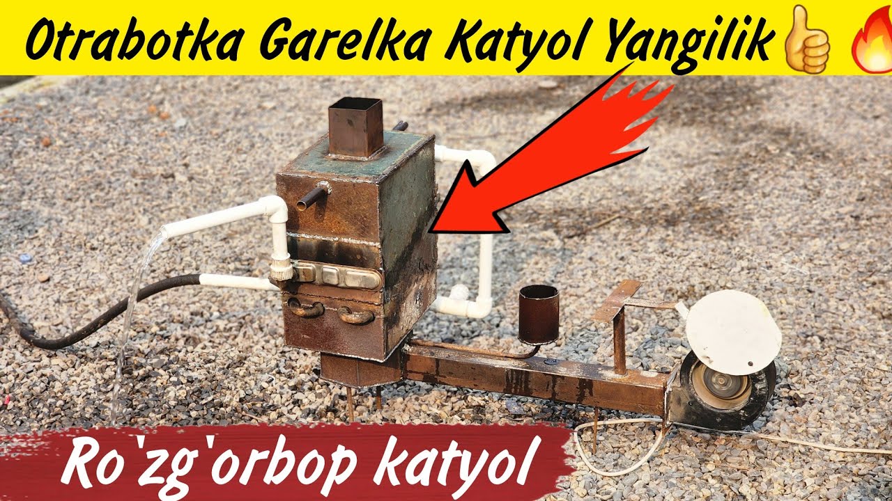 Butalar ichida otirgan sochli ayolning videosi