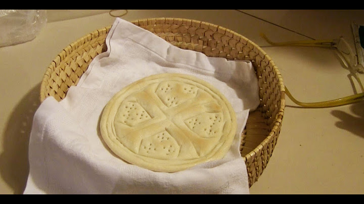 Nonna Tina e la ricetta di un pane speciale: «Lo preparo per la Messa»