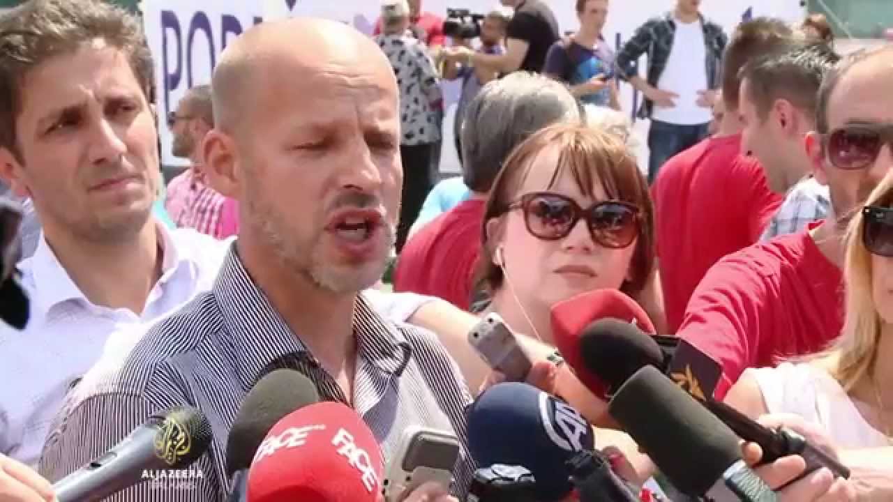 تطالب جمعيات المحاربين القدامى بقطع العلاقات مع صربيا