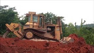 Pushing Dirt/Gravel On A Dangerous Hill With Old Dozer|cat d8|bulldozer|d8 dozer
