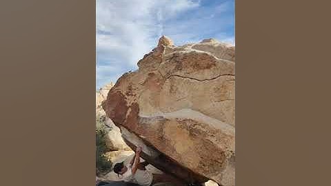 Joshua Tree Bouldering | Tilt-o-Meter Right (V2)