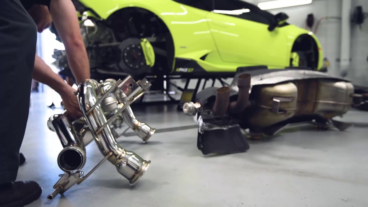 Complete Carbon Fiber Aero Kit Being Installed on a Huracan