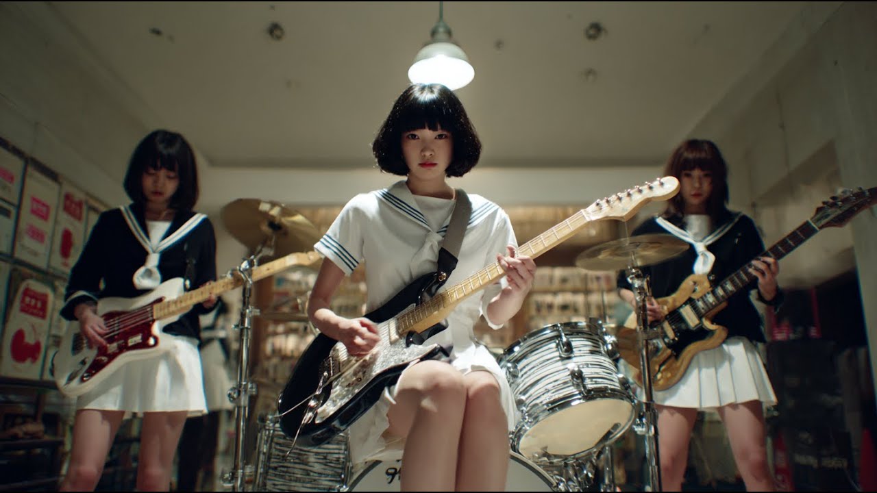 High School Girls Band and Set Meal Restaurant