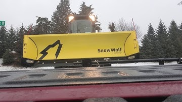 Bobcat loading S650 with snow wolf quattro