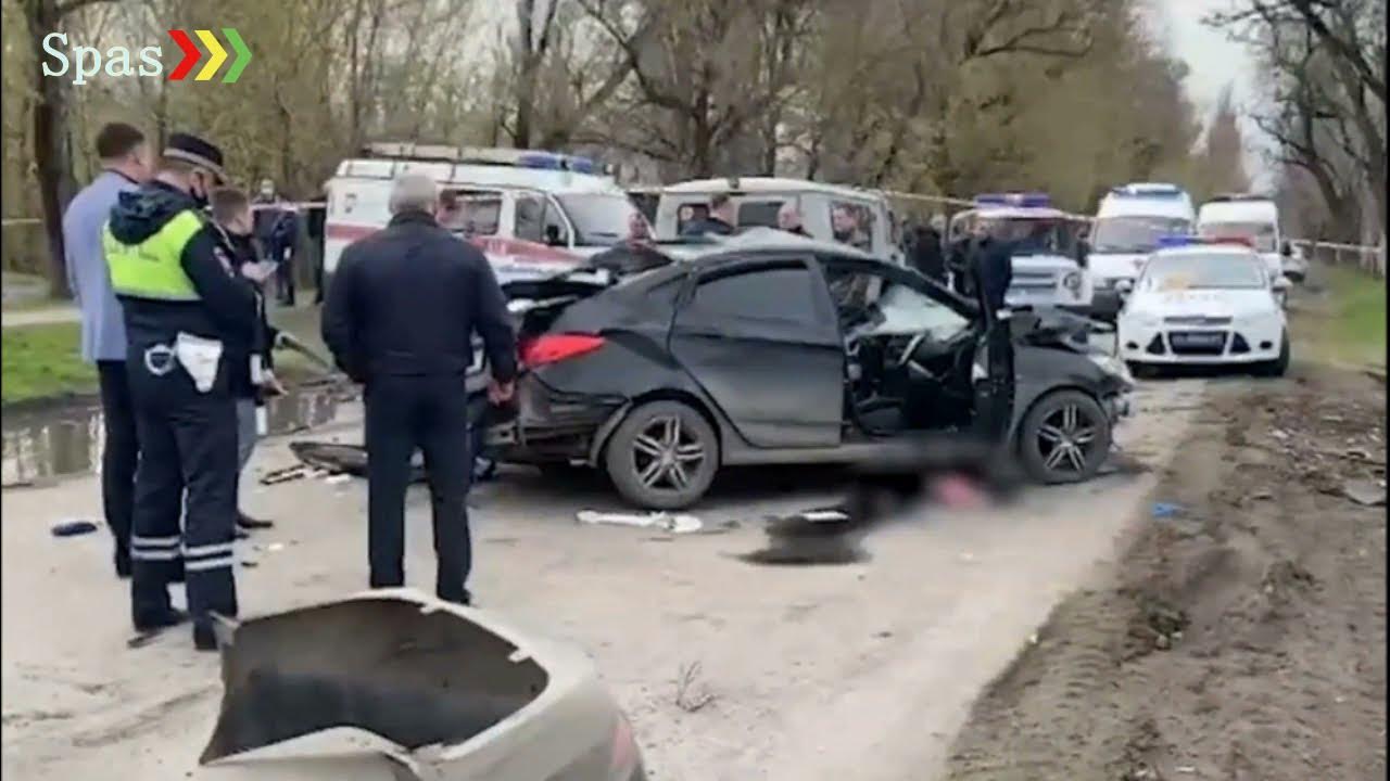 Дтп новочеркасск 18. 18 апреля 2021 новочеркасске. Новочеркасск улица машиностроителей дтп. В. Дтп в 2021 году новочеркасск.