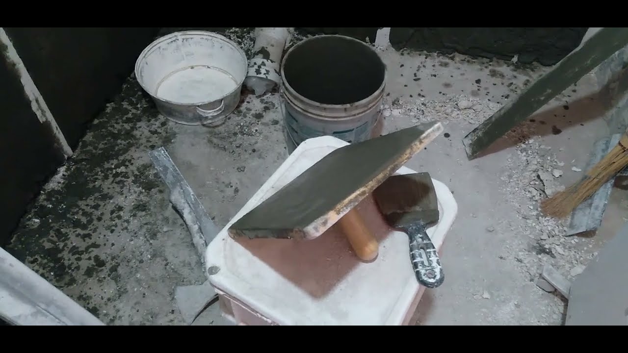 Цементно - песчанная штукатурка по гипсовым маякам. - YouTube
