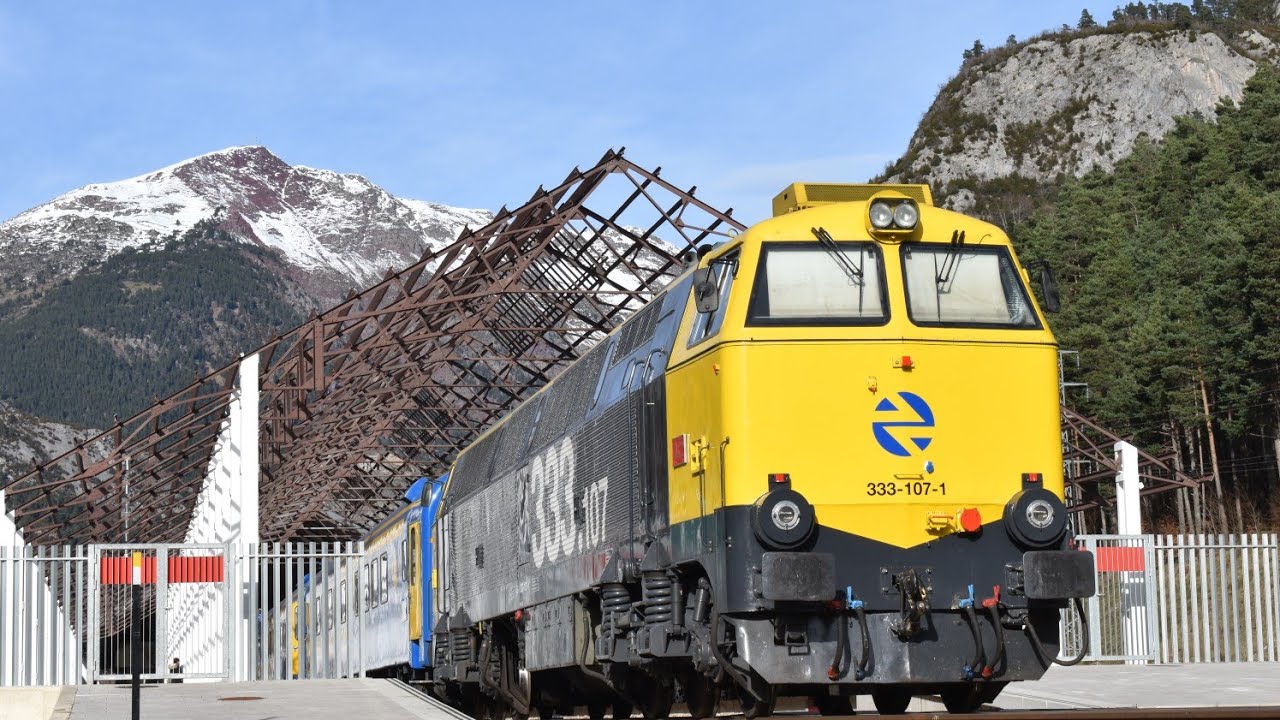 TREN BLANCO Madrid  - Zaragoza  - Canfranc.  13-1-2023. Trendelos80 + Trenazul (AAFM y AZAFT)