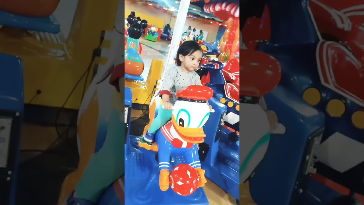 AyzaL enjoy at Maputo shopping MaLL @pakistanivlogerinmozambique