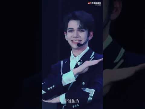 庆怜（Caelan）cr微博奇迹抬抬 （庆怜）Caelan's smiles and tears at the Doki meeting cr微博奇迹抬抬