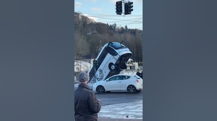 School tour bus plunges into Italian river
