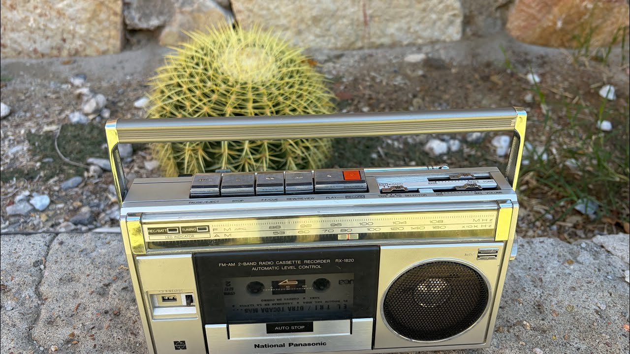 Vintage Mini Radio National Panasonic RX-1820 Cassette Player