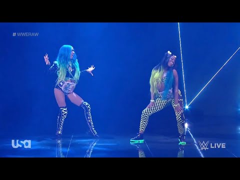 Sasha Banks & Naomi Entrance - RAW: April 18, 2022
