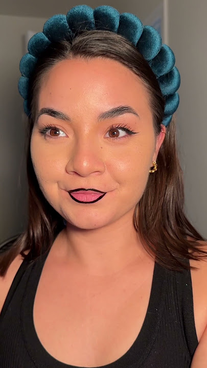 Testing a Peel Off Lip Liner